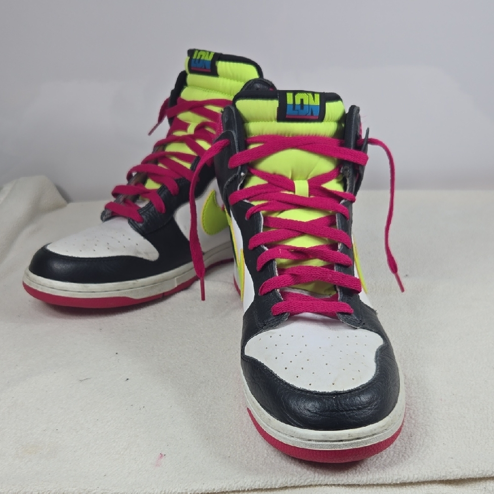 London Games 2012 High-Top Nike Sneakers